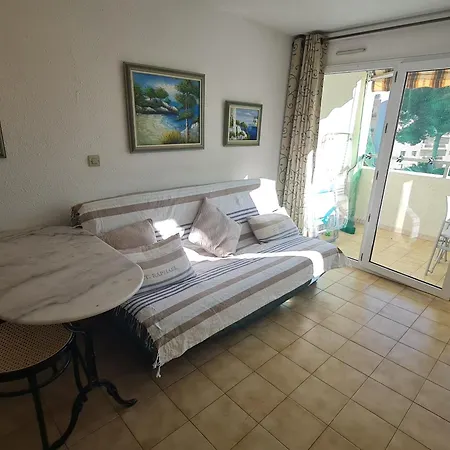 Appartamento 2p Avec Balcon, Piscine Et Parking Proche Centre De - Fr-1-780-40 *