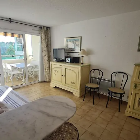 2 Pieces Avec Balcon, Piscine Et Parking Privatif A - Fr-1-780-40 * סן-מקסים